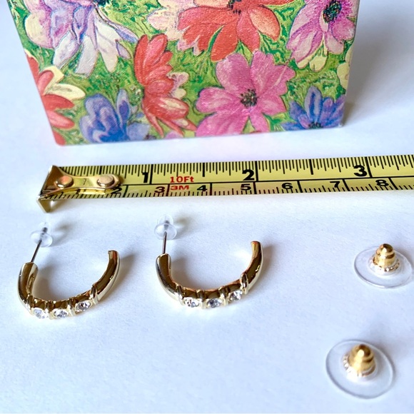 Half hoop rhinestone earrings - Picture 4 of 5